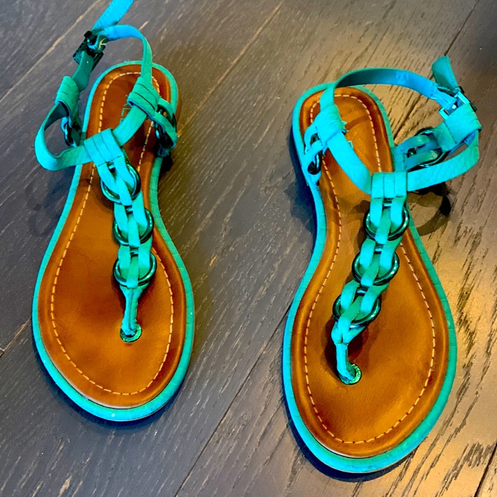 Sandals leather braided flat- only bottom looks used
